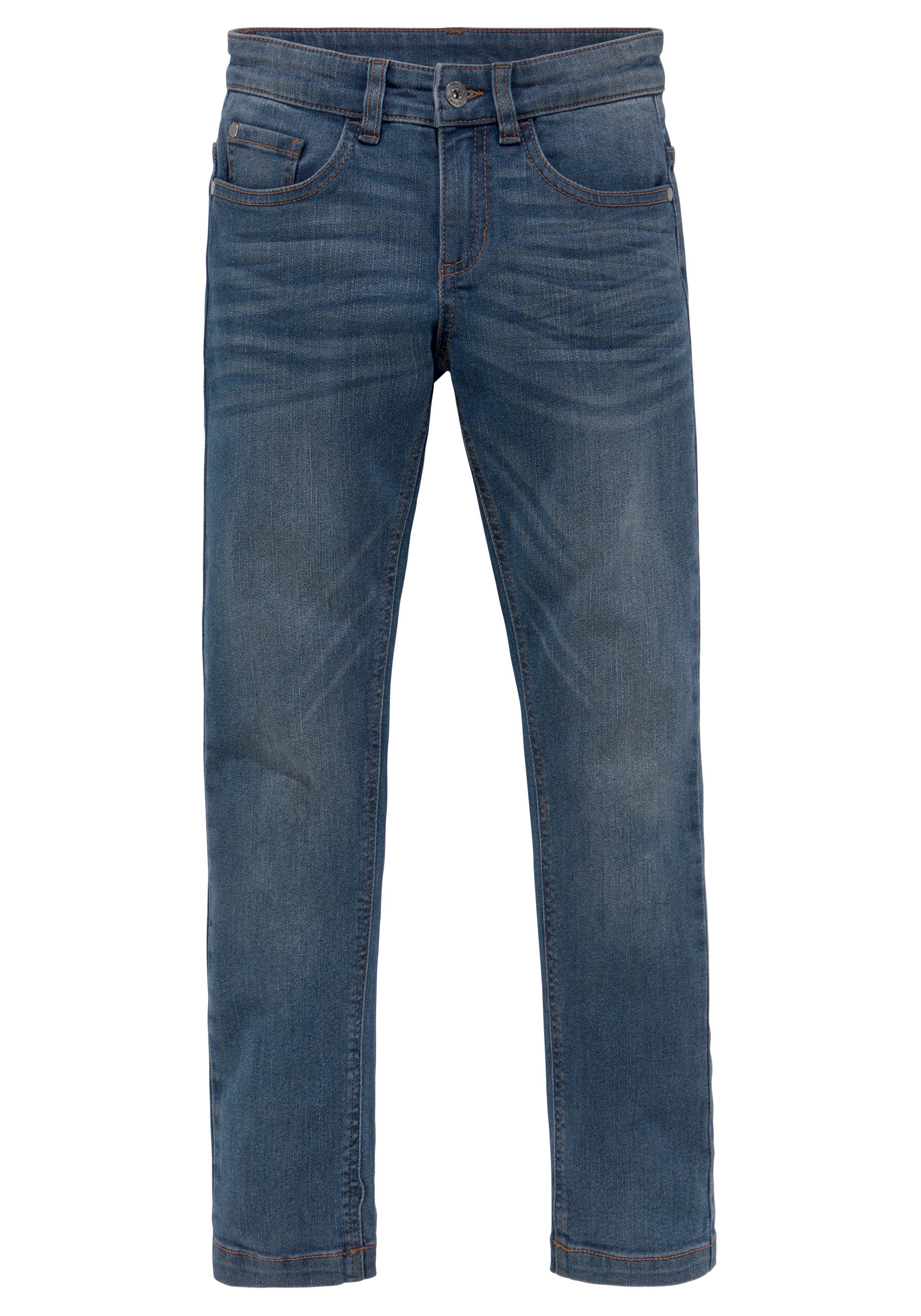Bench. Stretch-Jeans regular fit mit schmalem Bein
