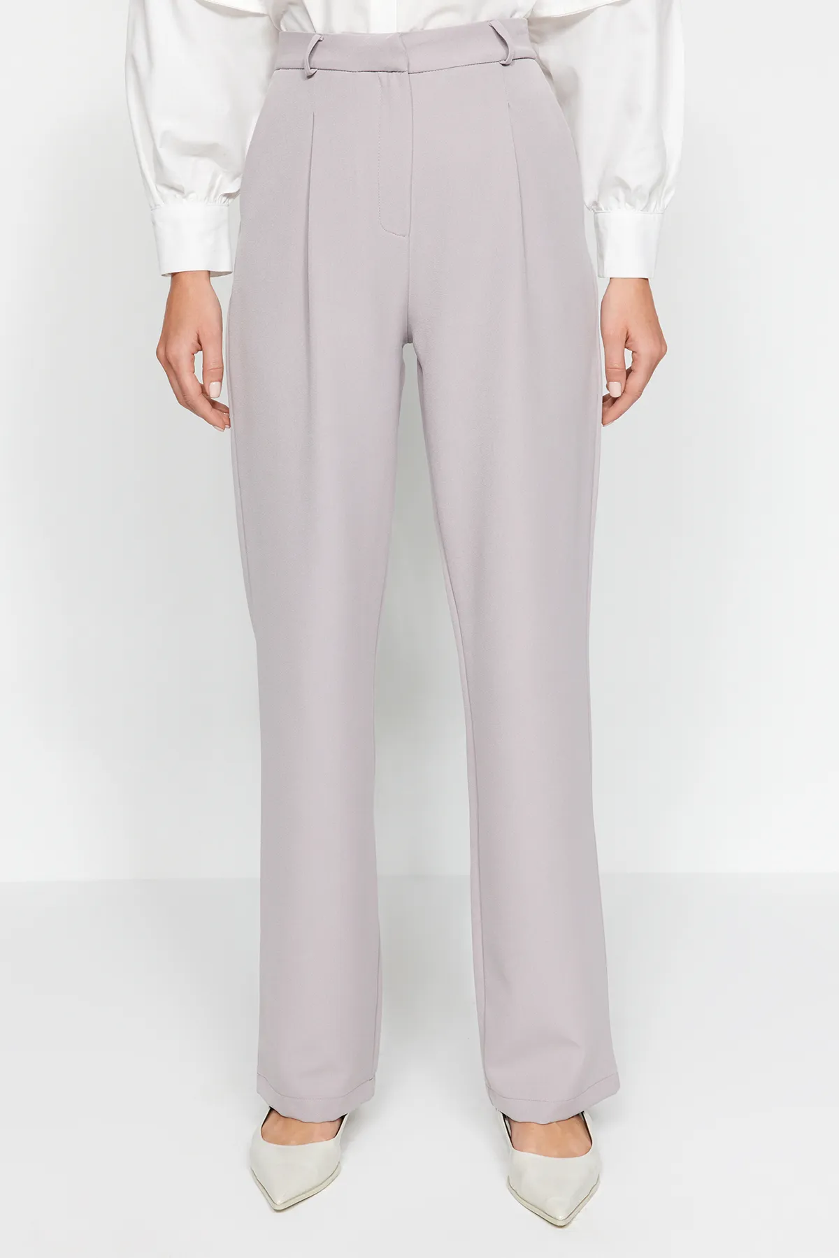 Trendyol Collection  Graue, plissierte Webhose mit weitem Bein TWOSS21PL0155