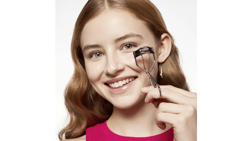 essence lash curler  All the way up