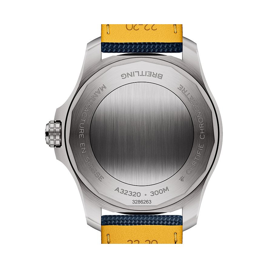 Breitling Herrenuhr Avenger Automatic GMT 44