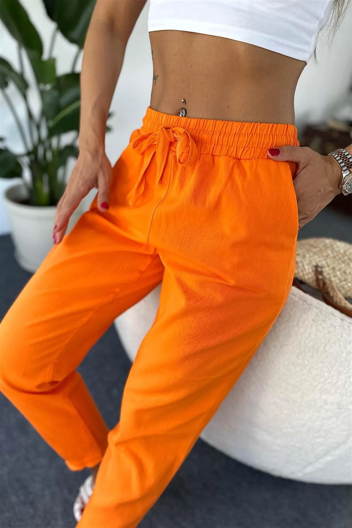 Laluvia  Gefärbte Gabardine-Hose mit Quastendetail