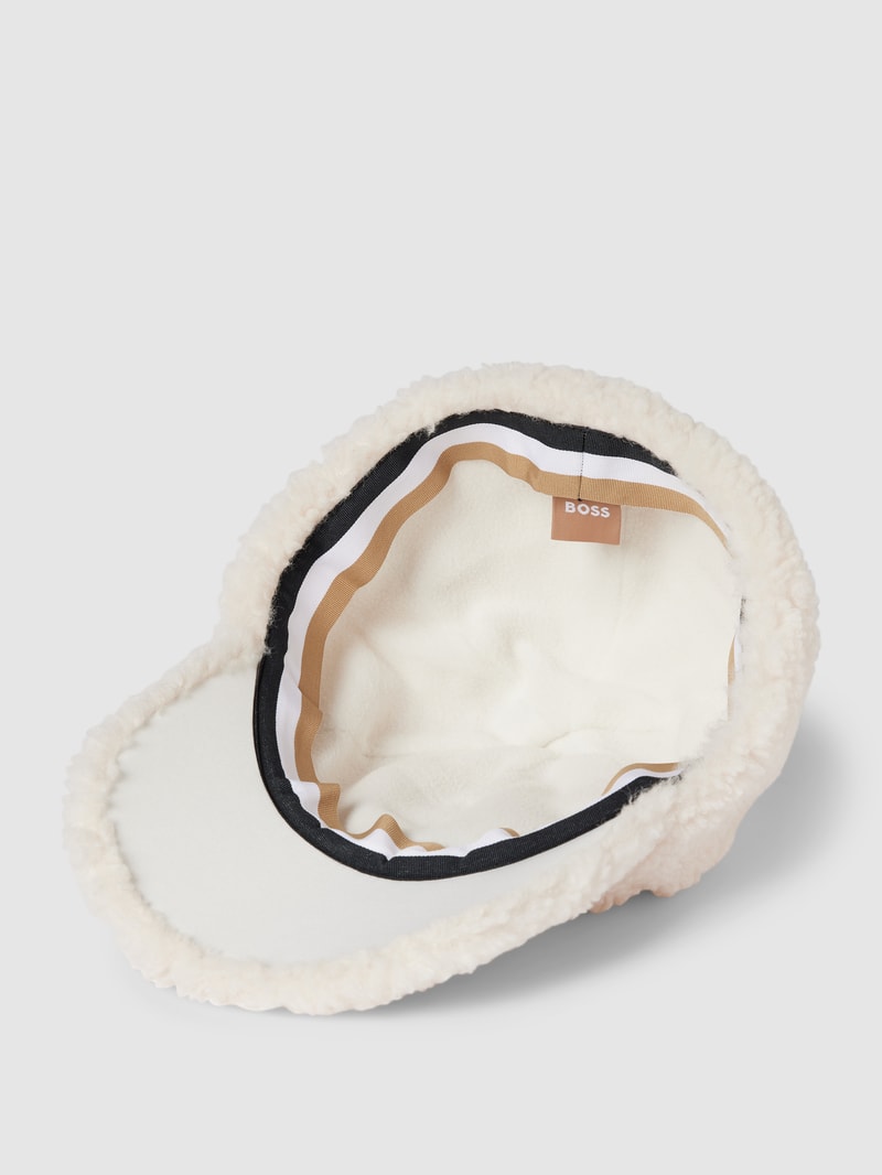 Cap mit Teddyfell Modell 'Xusy' in ecru