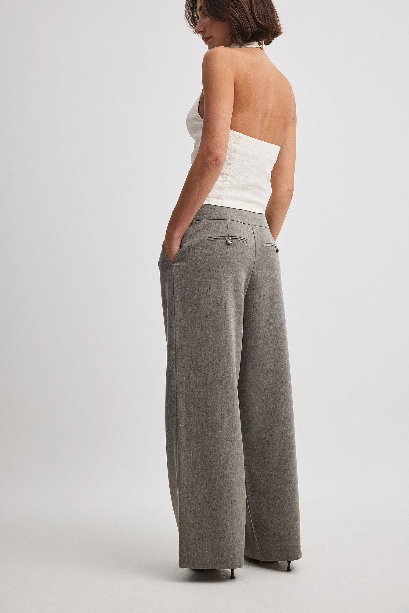 Weite Anzughose mit tiefer Taille