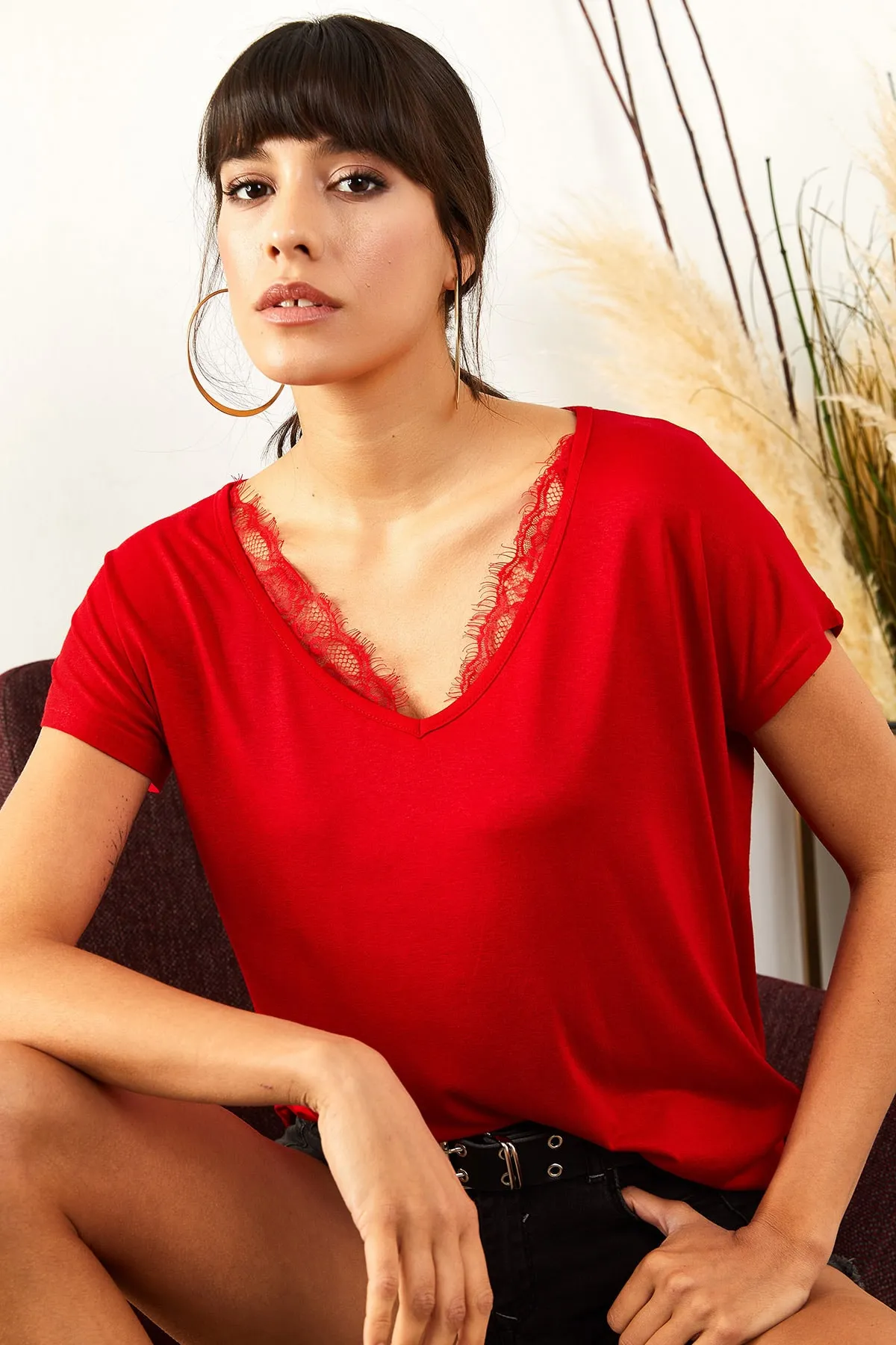 Olalook  Lässige Viskosebluse aus Spitze mit rotem Kragen für Damen BLZ-19000873
