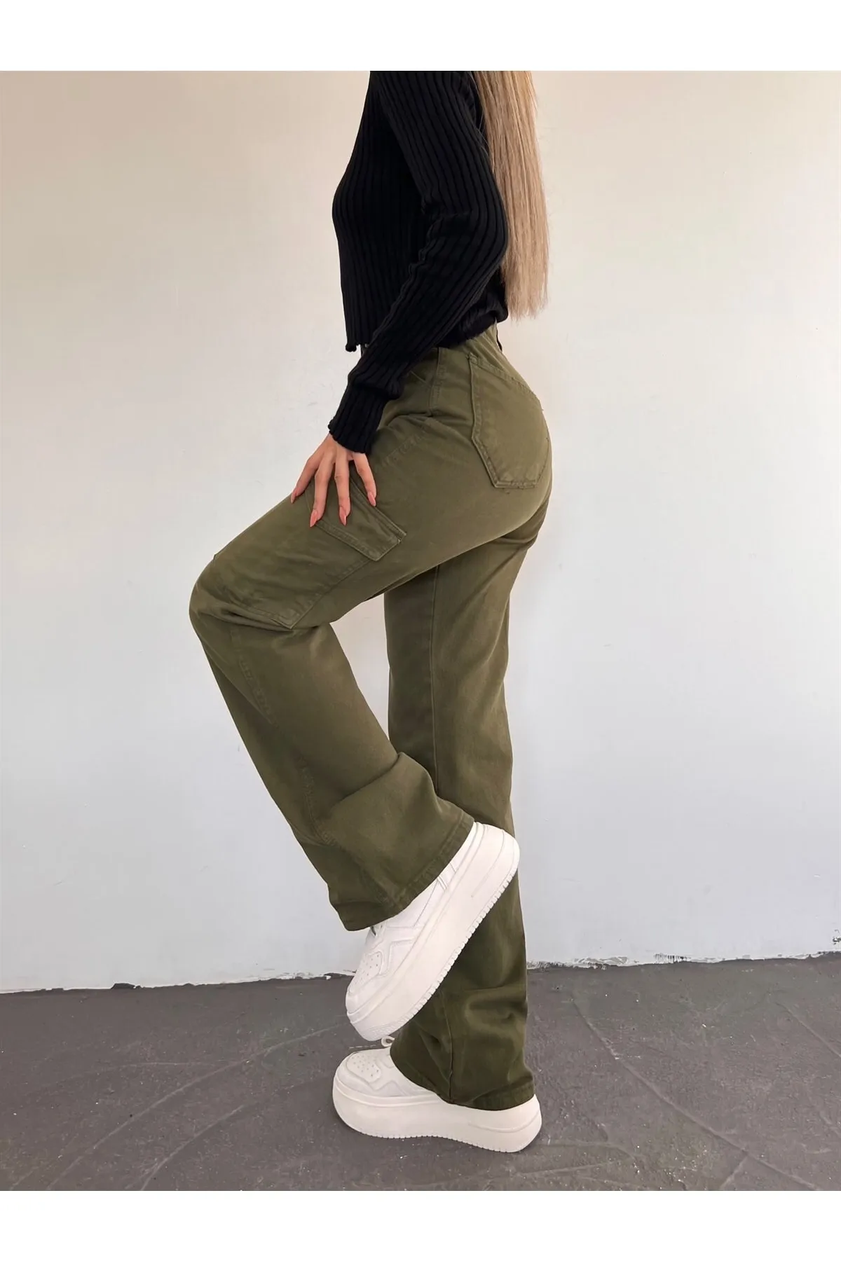 LİMABEL  Khakifarbene Cargo-Jeans mit hoher Taille und weitem Bein für Damen
