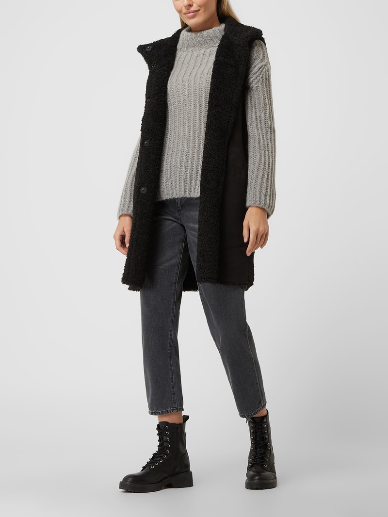 Weste in Shearling-Optik in schwarz