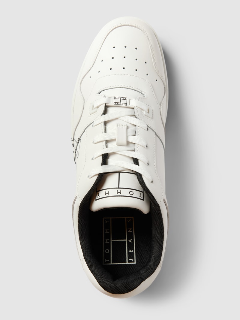 Sneaker mit Label-Print in weiß
