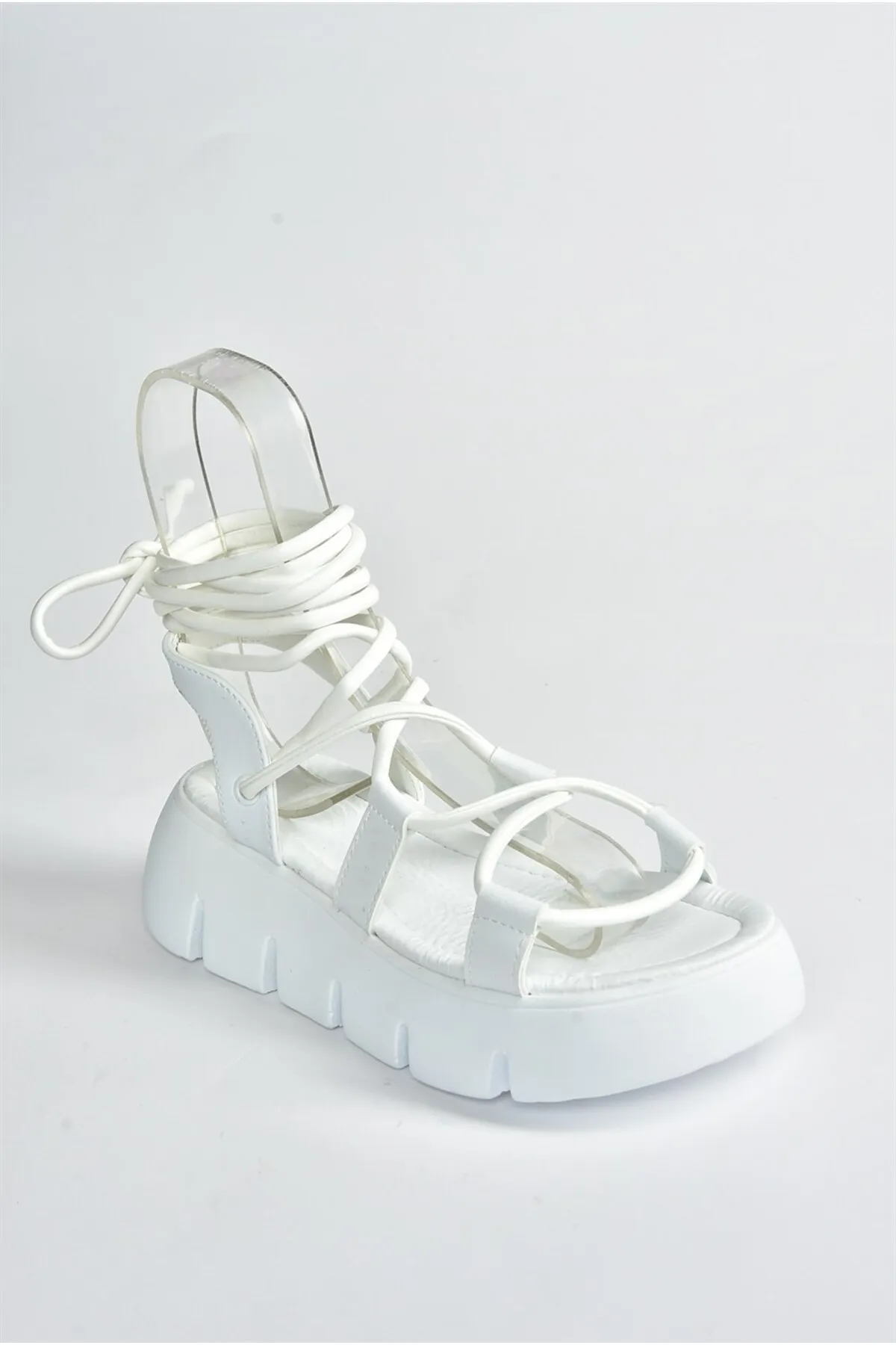 Fox Shoes  Weiße Damen-Sandalen mit dickem Sohlen-Knöchelriemen M267083009