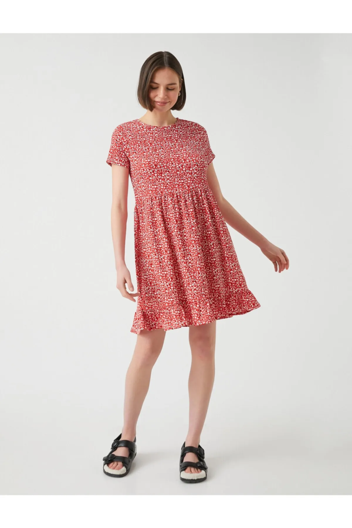 Koton  Gemustertes Rüschenkleid mit kurzen Ärmeln