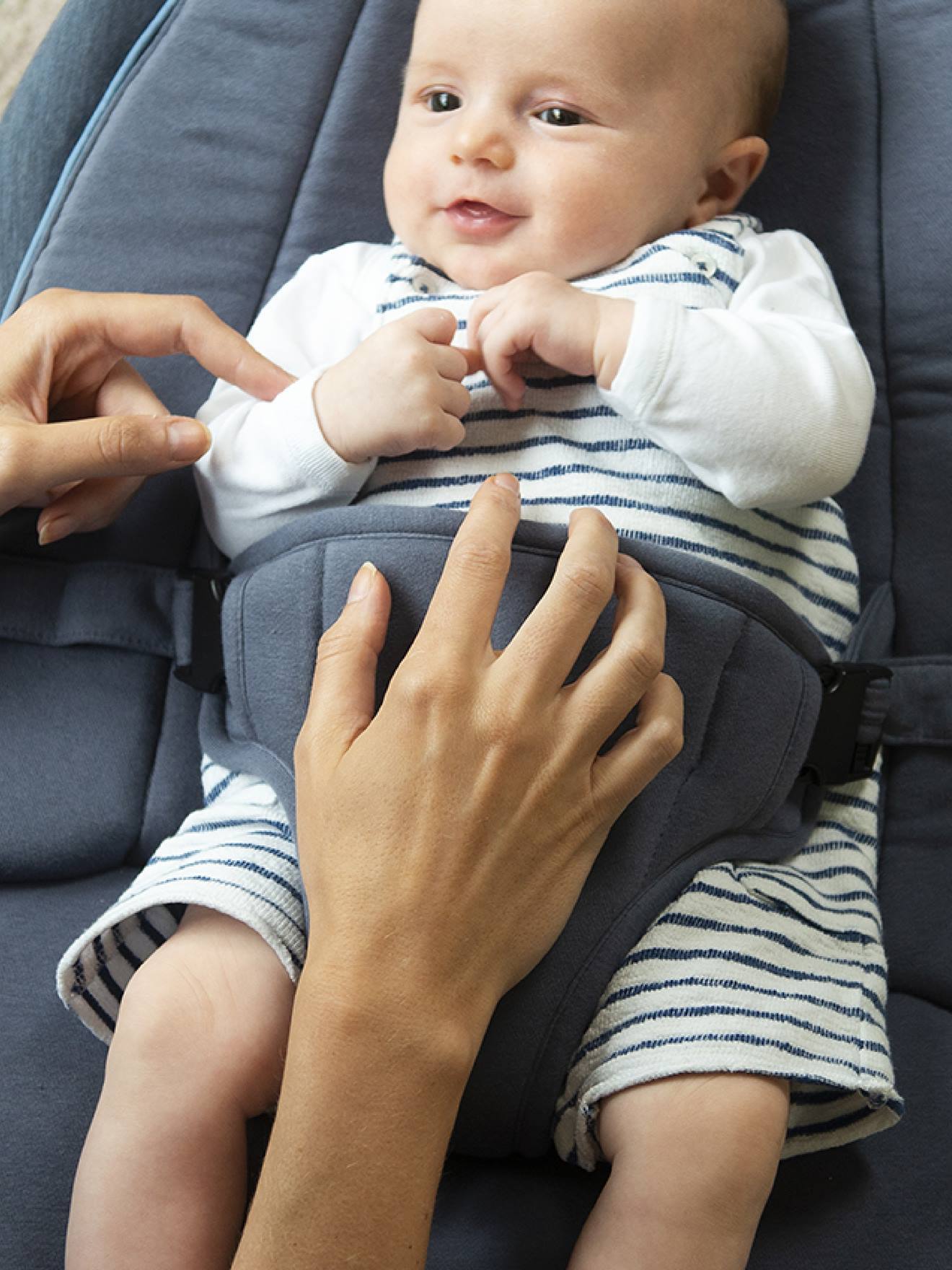 Transat et pouf Doomoo Seat’n Swing BABYMOOV avec balancelle intégrée anthracite