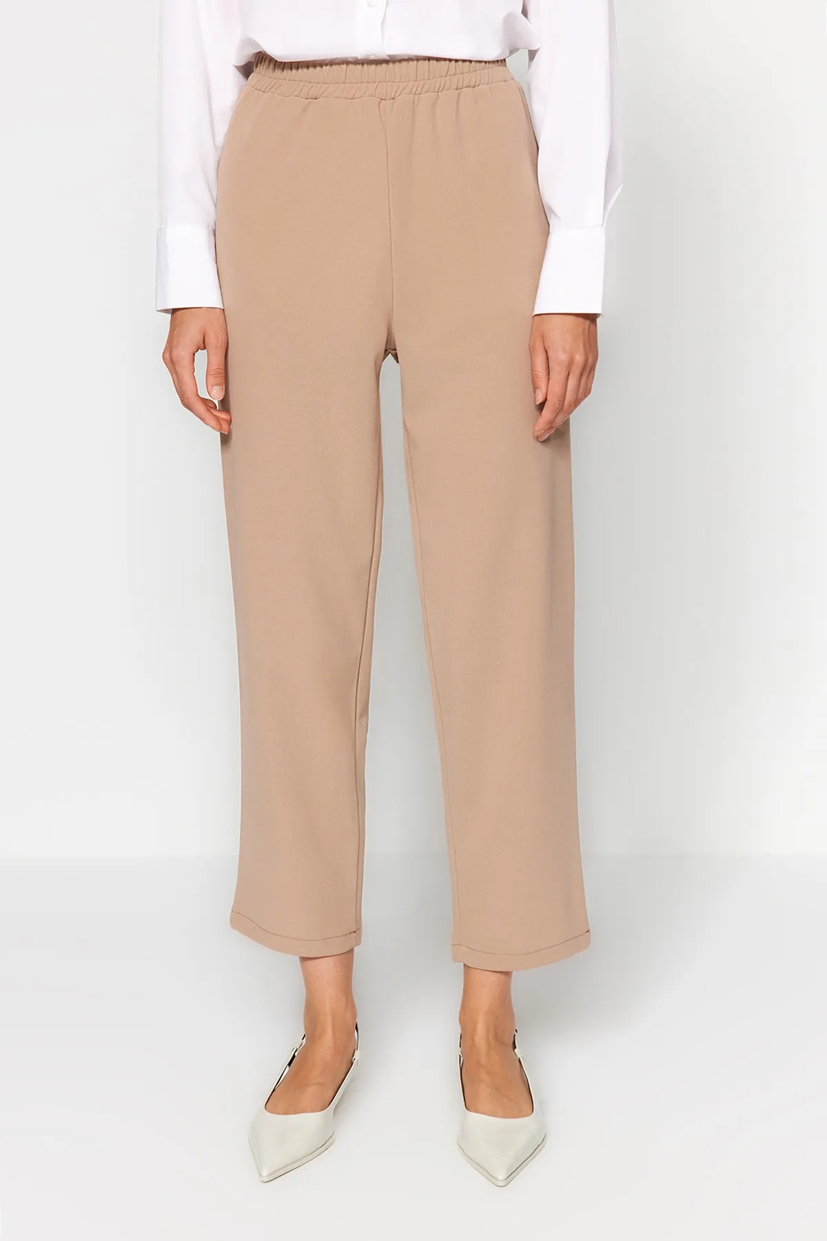 Trendyol Modest  Nerzgoldener Anzug mit geknöpfter Weste und Hose aus Strickoberteil TCTAW22US0062