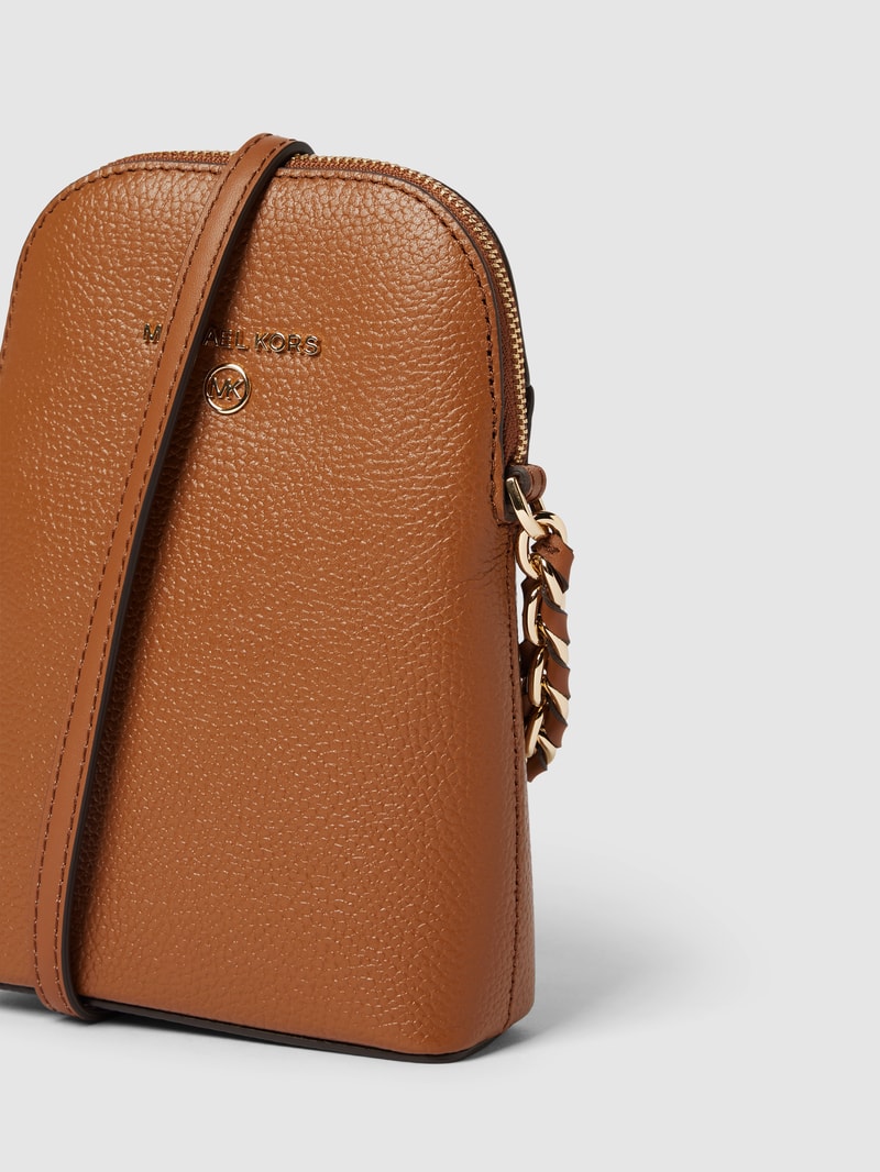 Crossbody Bag mit Label-Applikation Modell 'JET SET CHARM' in cognac
