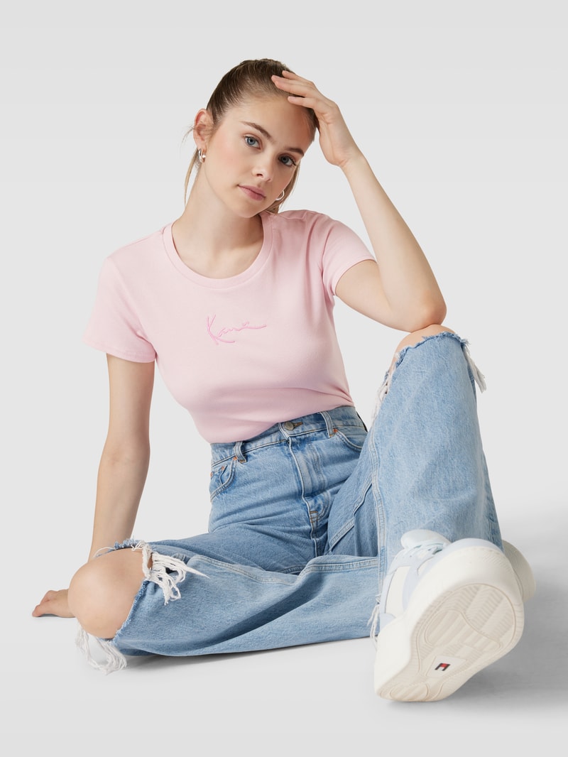 T-Shirt mit Label-Stitching in pink