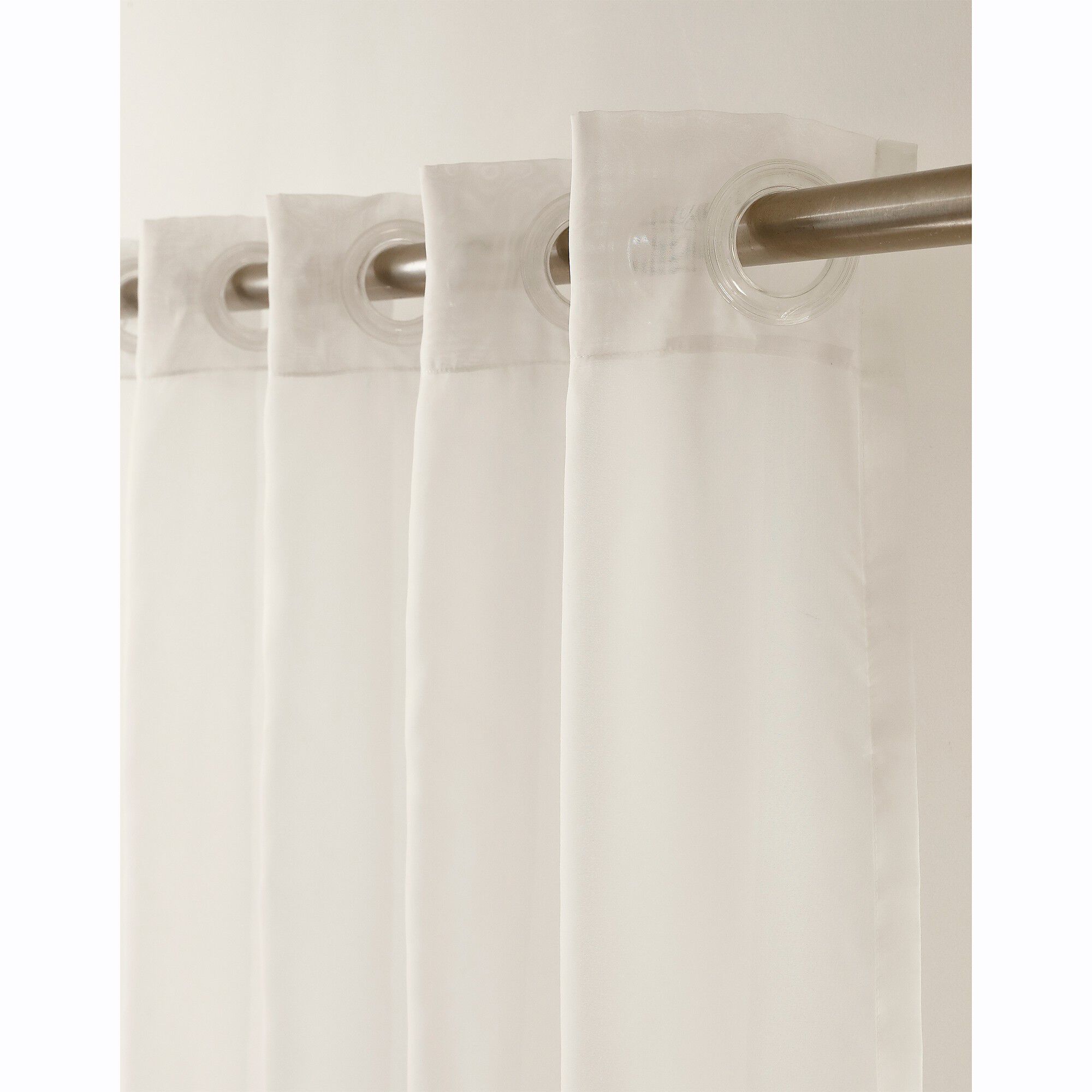 Panneau voile uni finition œillets
