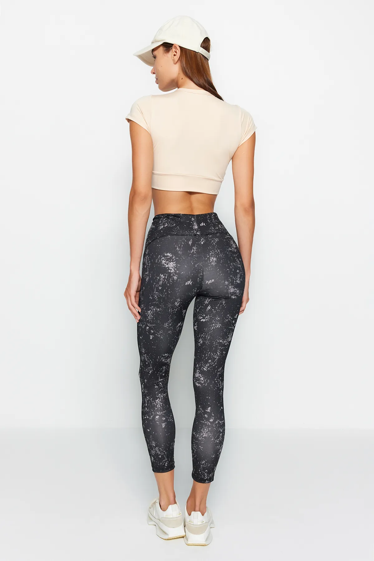 Trendyol Collection  Anthrazit gemusterte Recovery-Sportleggings in voller Länge aus Strick THMAW24TY00005