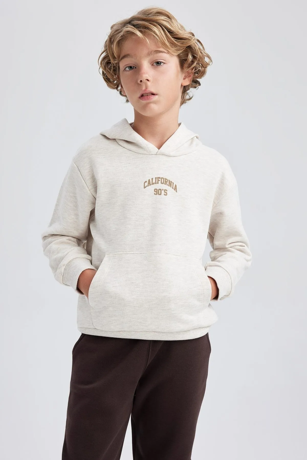 DeFacto  Neues Schul-Sweatshirt mit Kapuze für Jungen