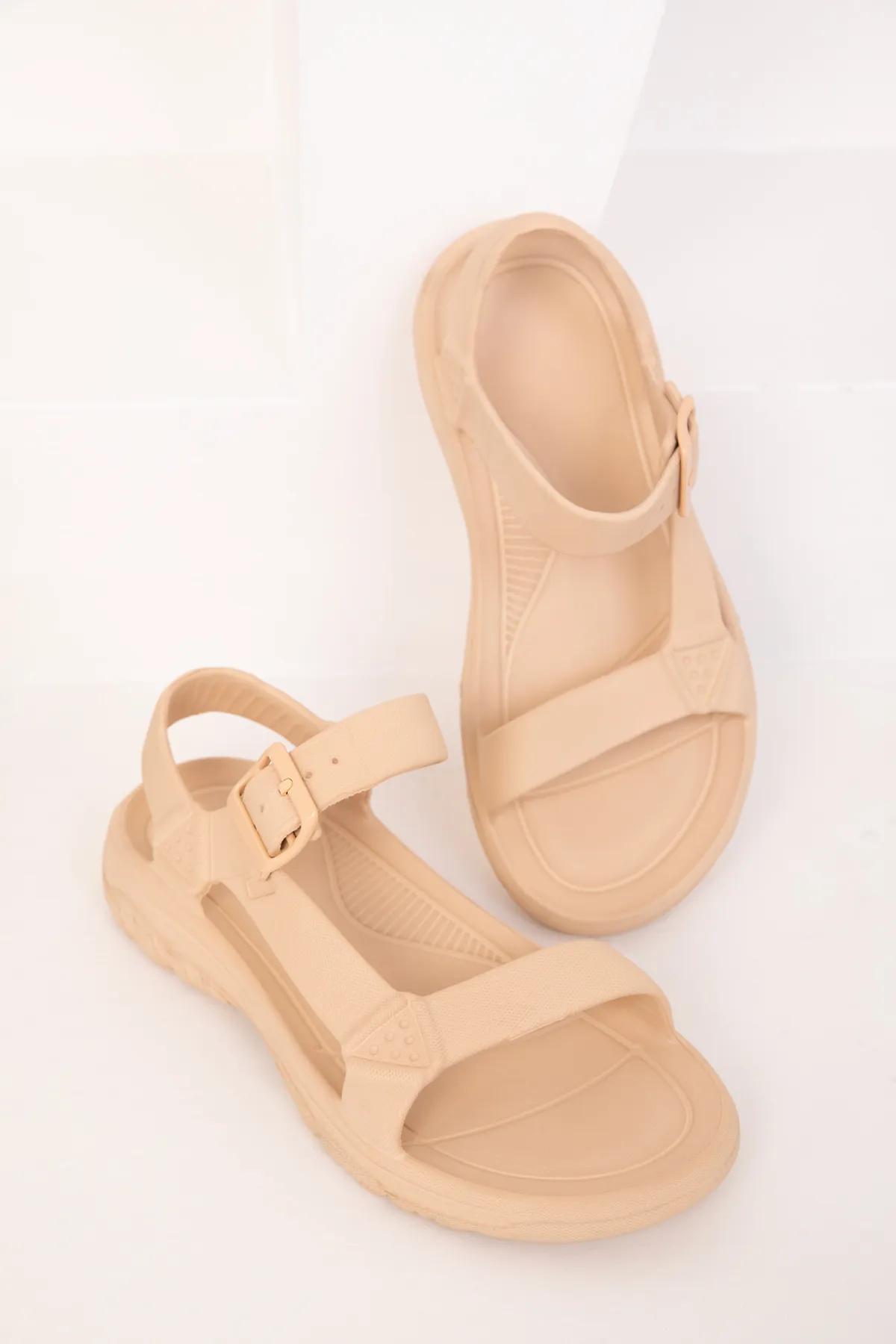 SOHO  Beige Unisex-Sandalen 17280
