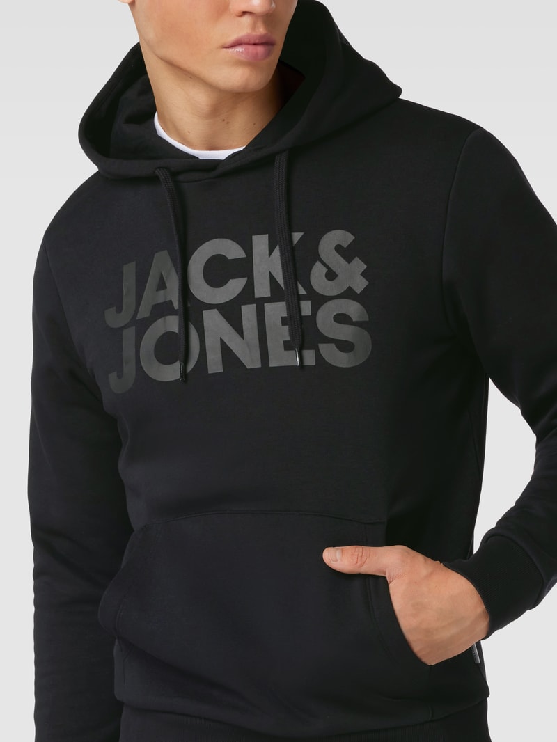 Hoodie mit Label-Print in schwarz