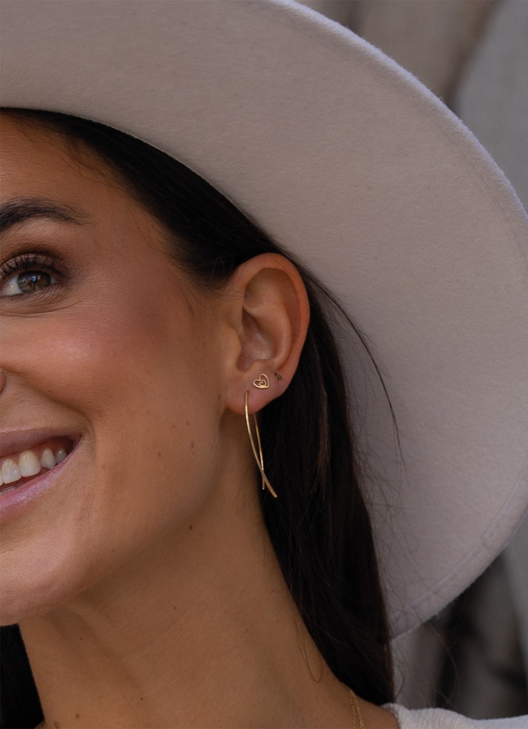 Jackie 14 karátos arany I-szívű London bedugós fülbevaló 14 karátos sárgaaranyból