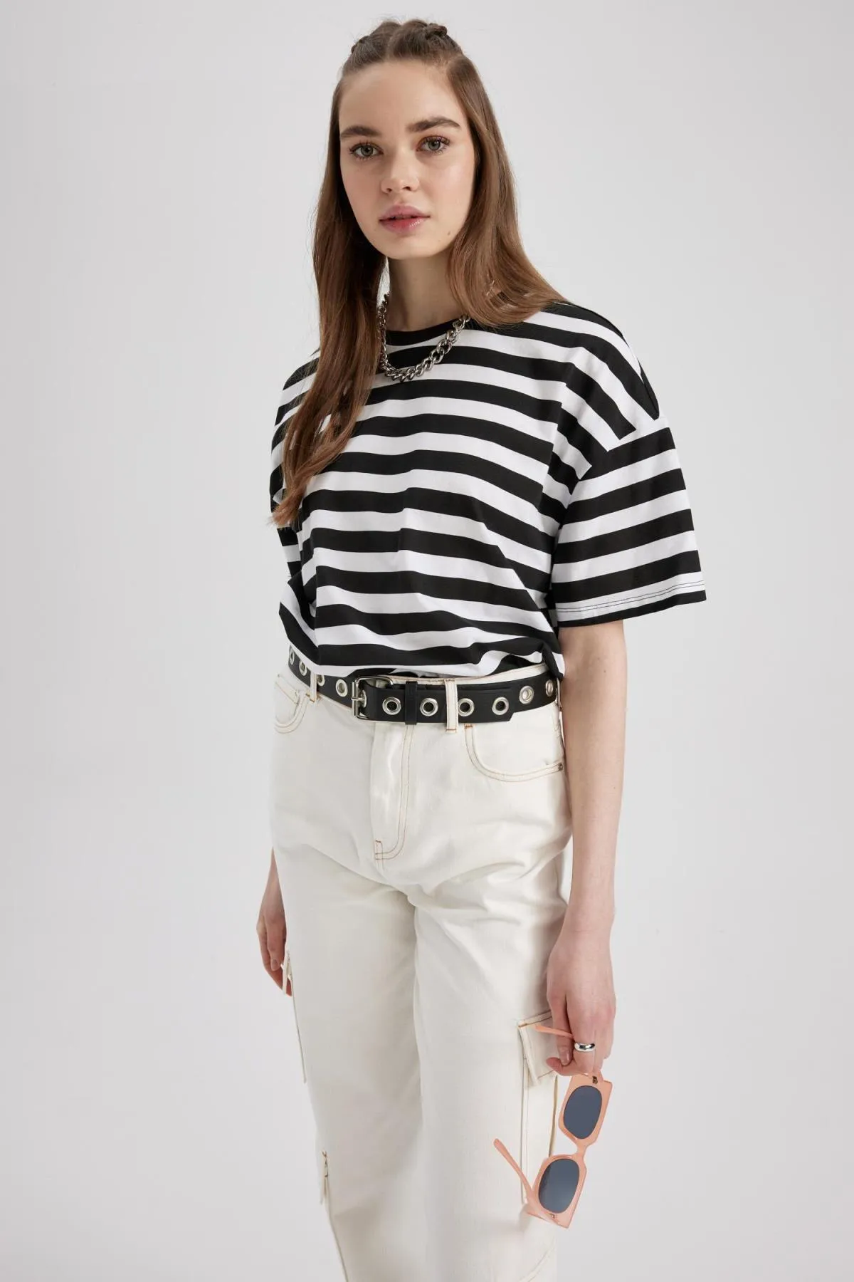 DeFacto  Coool Loose Fit gestreiftes Kurzarm-T-Shirt aus 100 % Baumwolle Z9735az23sp