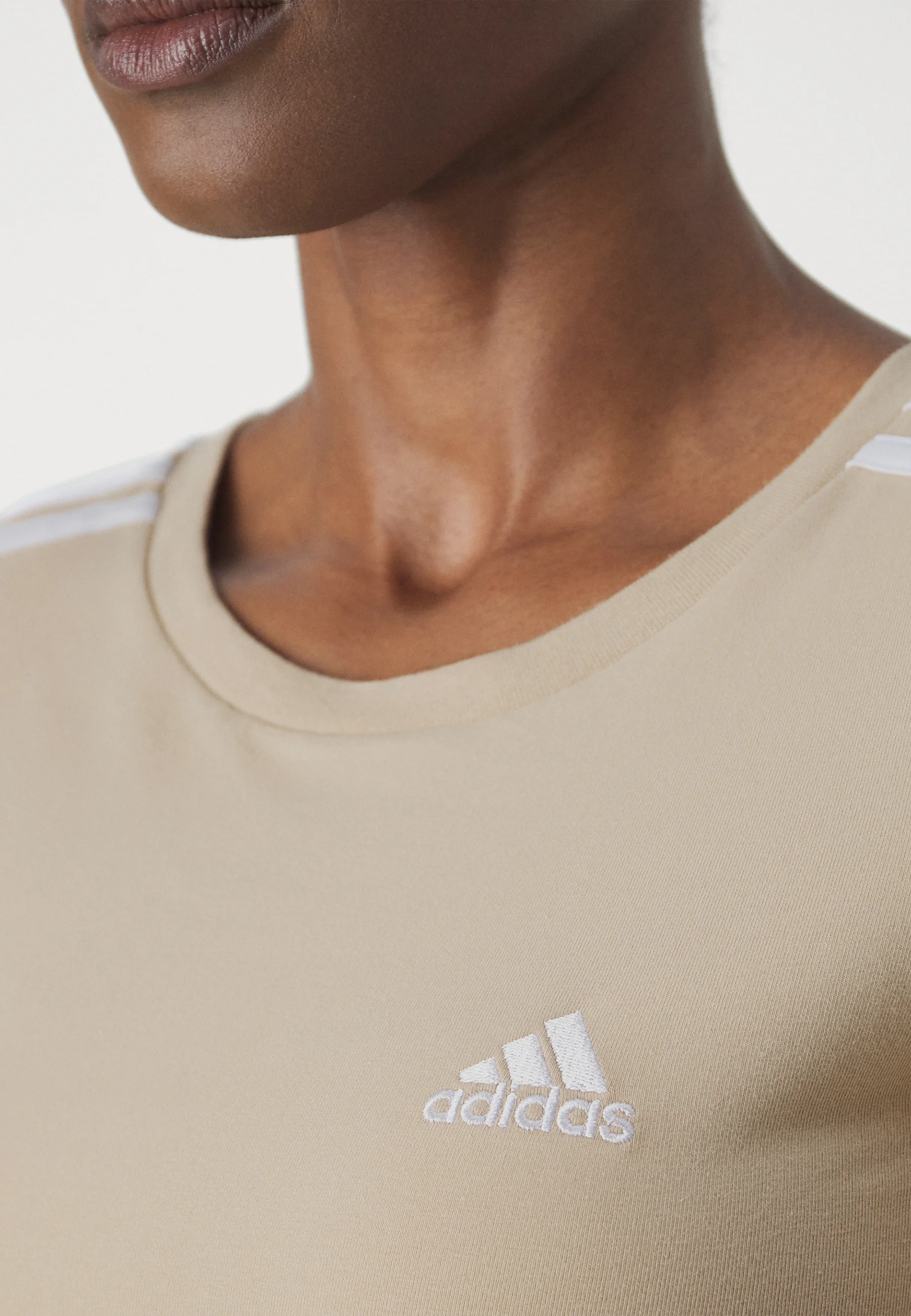 adidas Sportswear ESSENTIALS STRIPES BABY - Camiseta con estampado