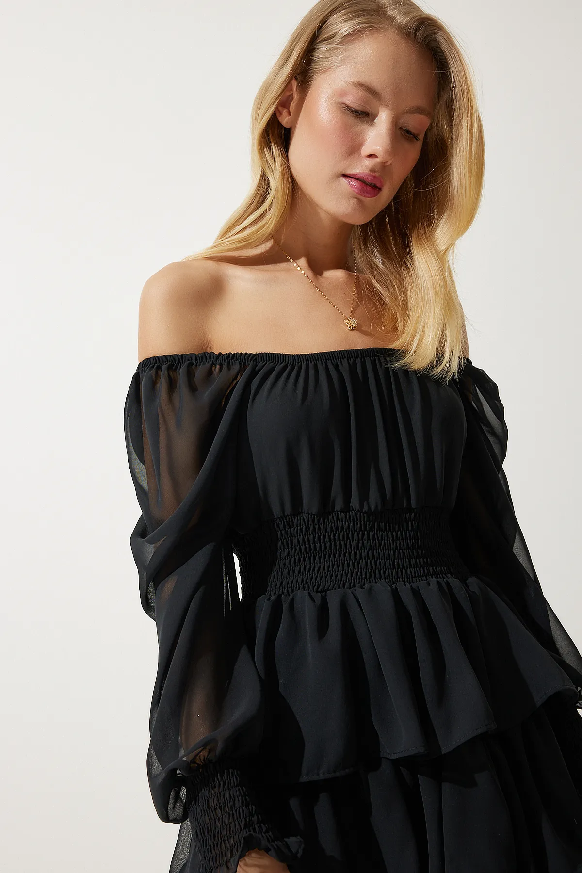 Happiness İstanbul  Schwarzes Volant-Chiffonkleid für Damen DK00168