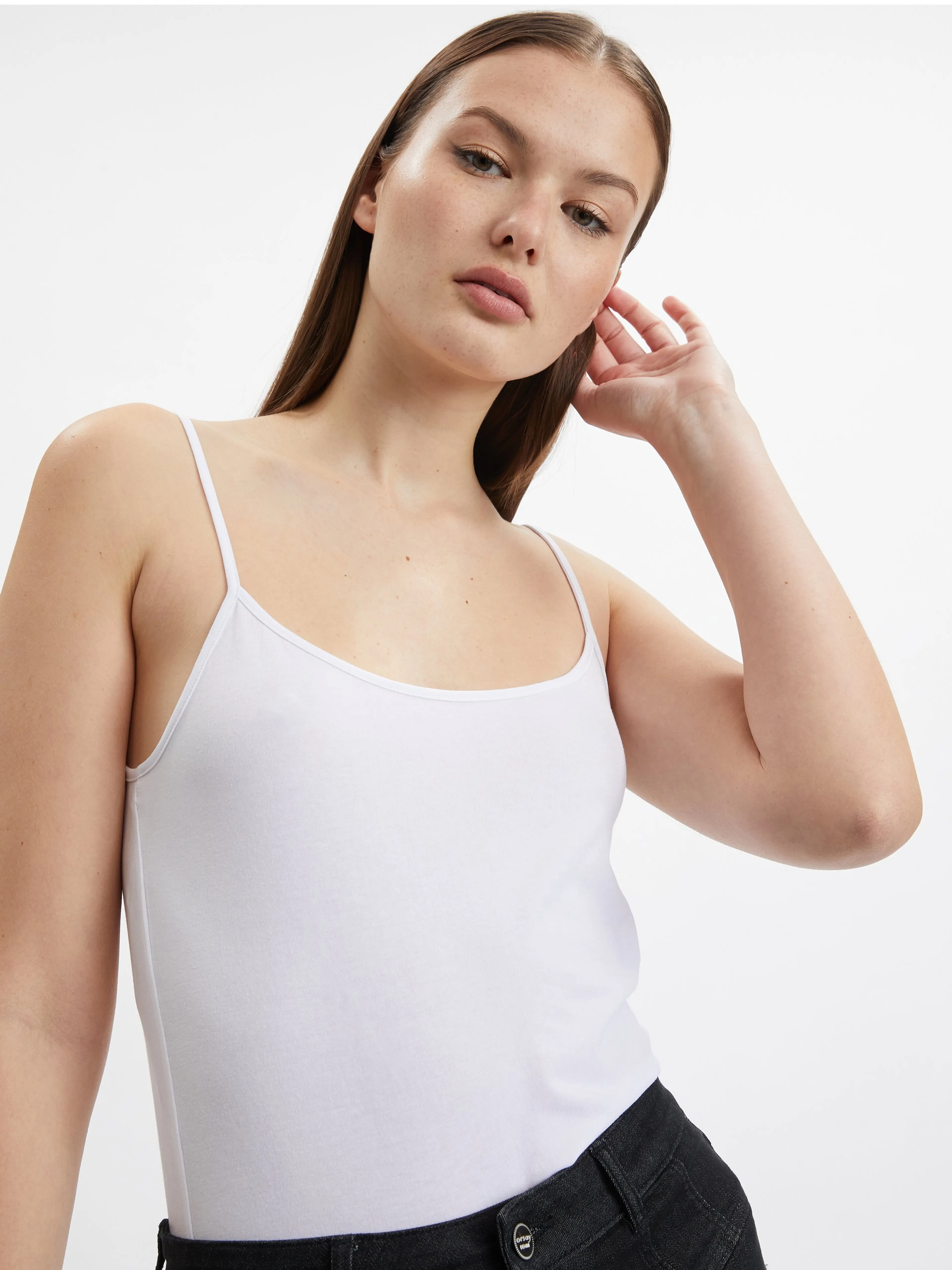 Set aus drei Damen-Basic-T-Shirts in Weiß, Beige und Schwarz ORSAY