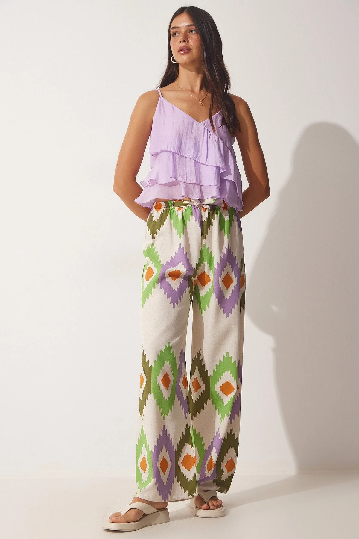 Happiness İstanbul  Grüne, cremefarbene, geblümte Leinen-Palazzo-Hose für Damen BH00385
