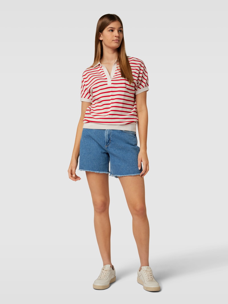 Jeansshorts mit ausgefransten Beinabschlüssen in jeans