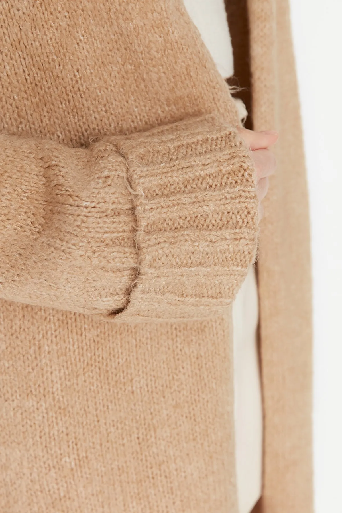 Trendyol Collection  Kamelfarbener, weicher, strukturierter Strickcardigan mit weiter Passform TWOAW21HI0555