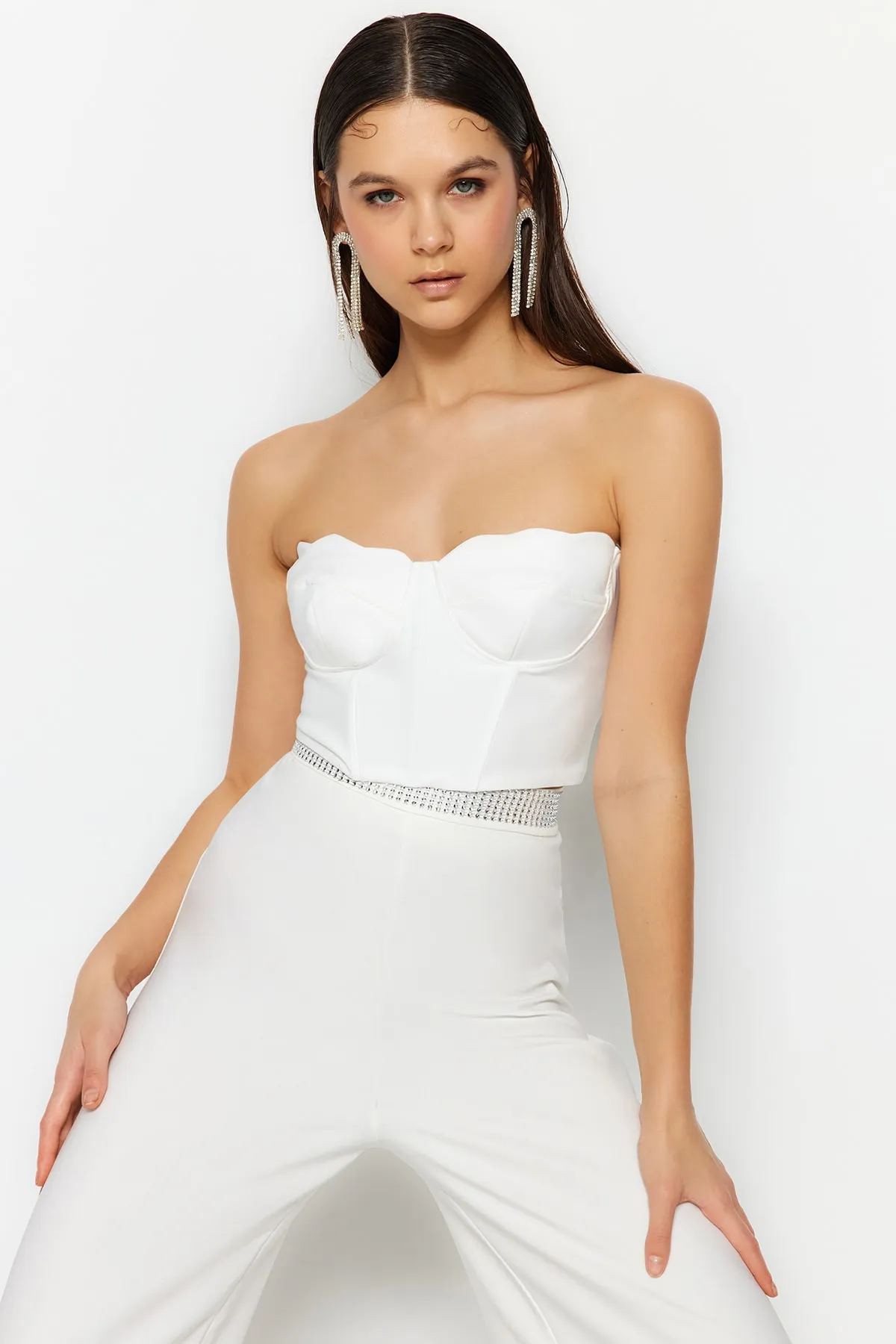 Trendyol Collection  Braut-Bustier mit kurzem Herzkragen in Ecru TPRSS23BS00125