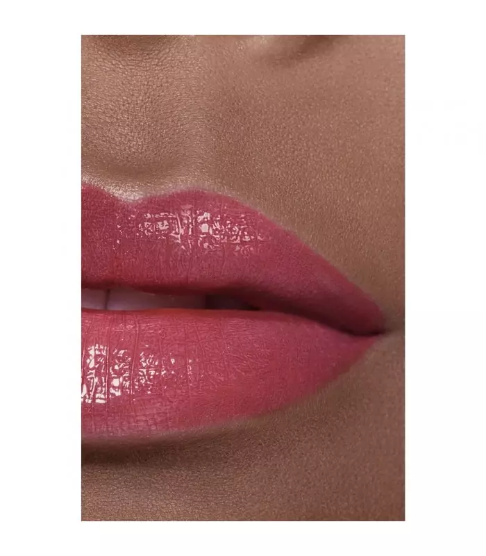 ROUGE COCO FLASH La Couleur, la Brillance, l'Intensité en un Éclair