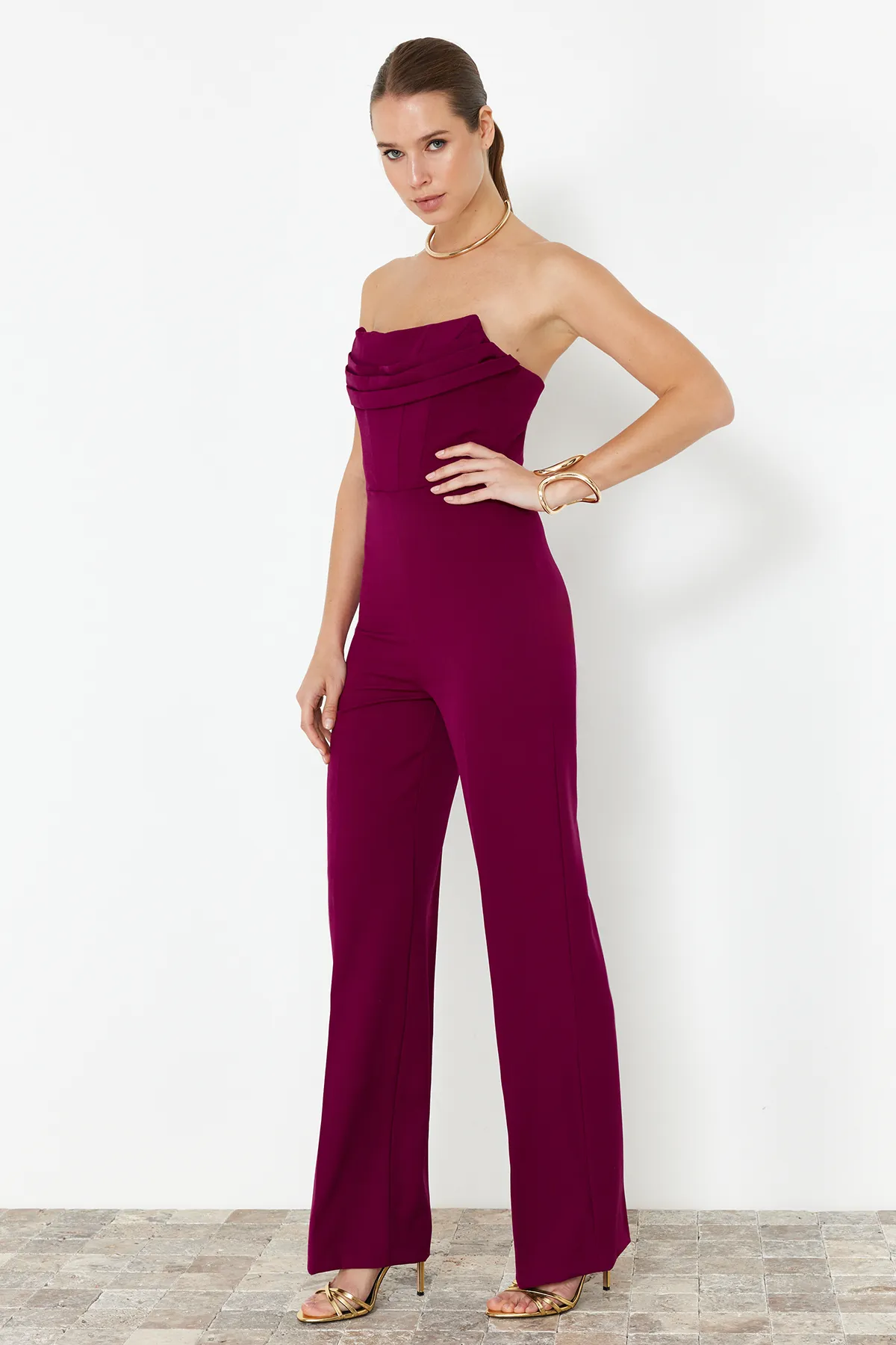 Trendyol Collection  Pflaumenfarbener gewebter Jumpsuit mit Korsettdetail TPRSS24TU00002