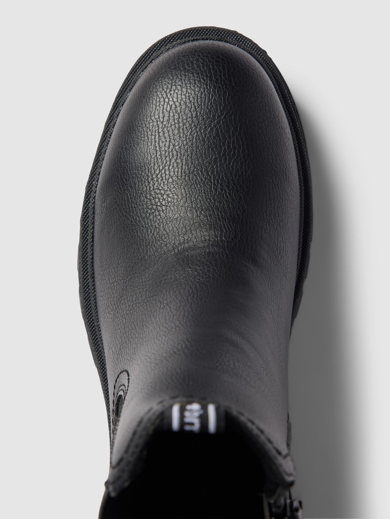 Chelsea Boots in Leder-Optik in schwarz