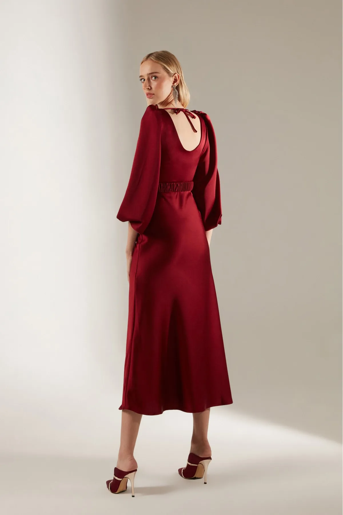 BETTY & SAM  Dunkelrotes Verlobungskleid von Heleny Special Design