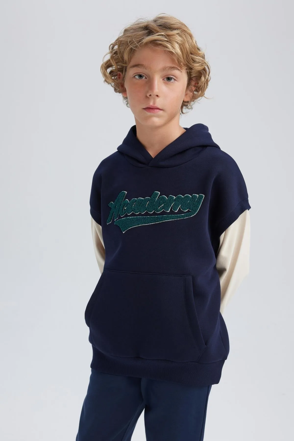 DeFacto  Dickes Sweatshirt mit Kapuze für Jungen in Oversize-Passform