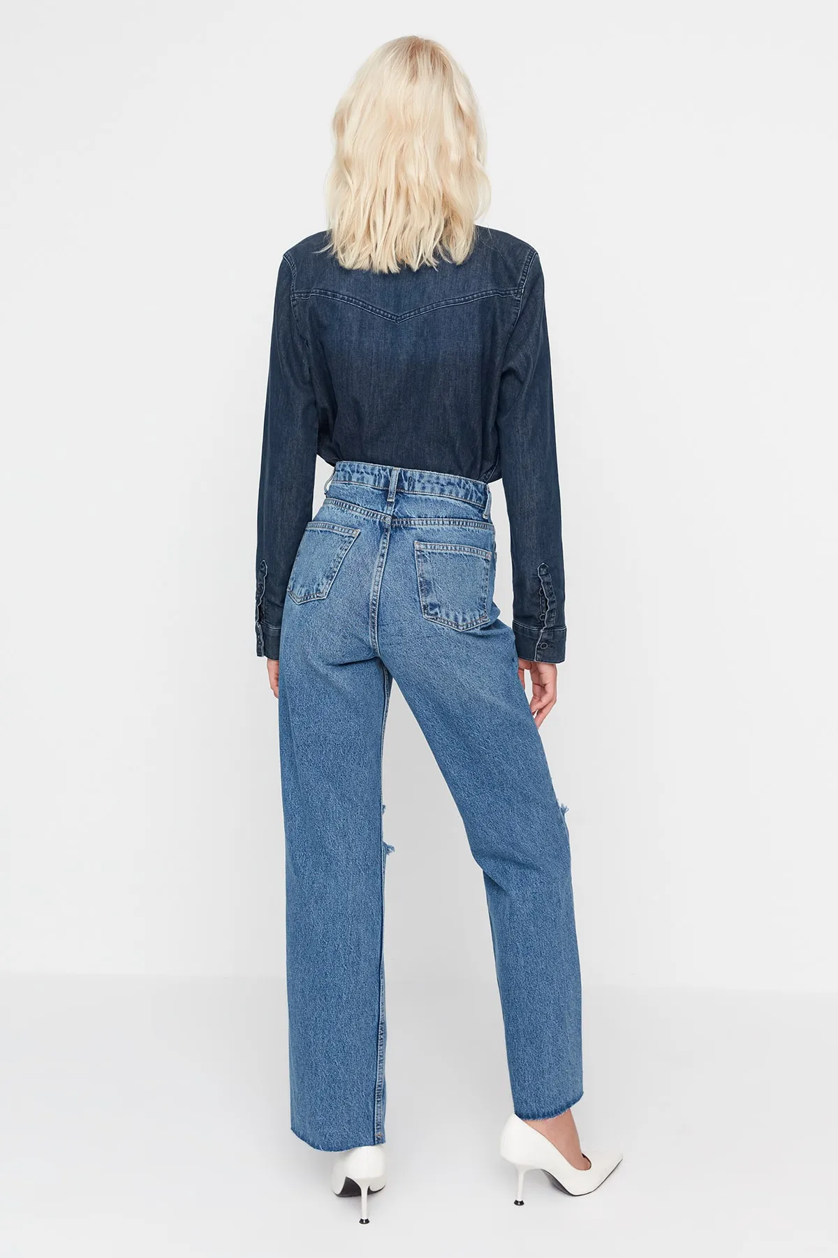 Trendyol Collection  Dunkelblaue Jeans mit weitem Bein und hoher Taille im 90er-Stil mit Rissen