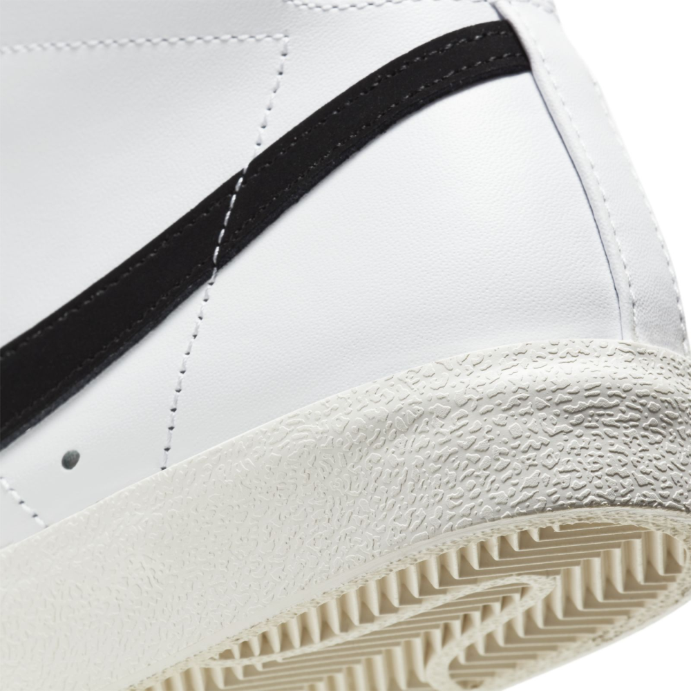 Nike Blazer Mid 77 CZ1055-100 / weiss