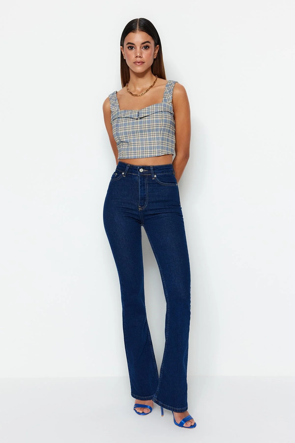 Trendyol Collection  Marineblaue Schlagjeans mit hoher Taille TWOSS23JE00063