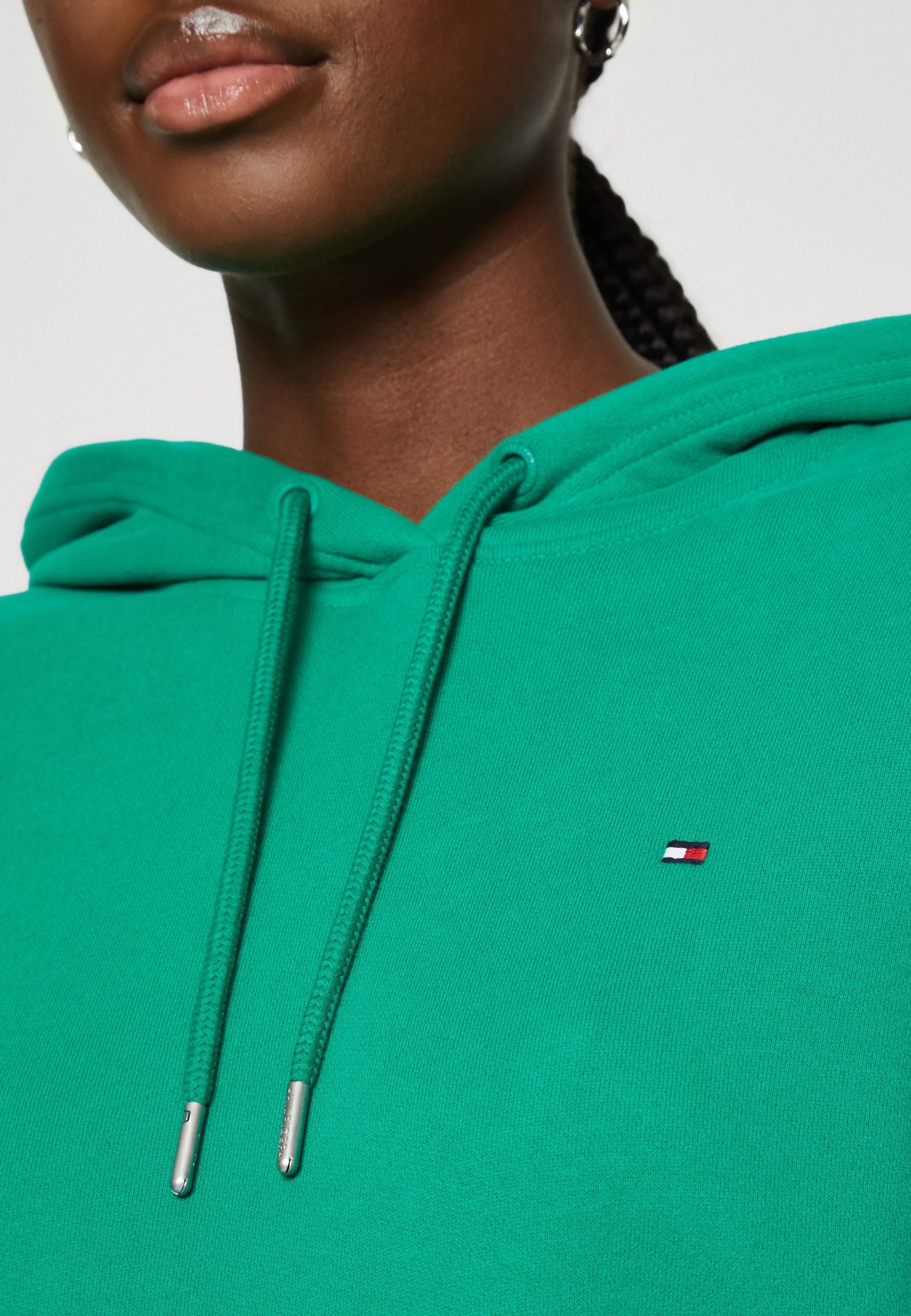Sudadera con capucha y bandera de Tommy Hilfiger en el pecho