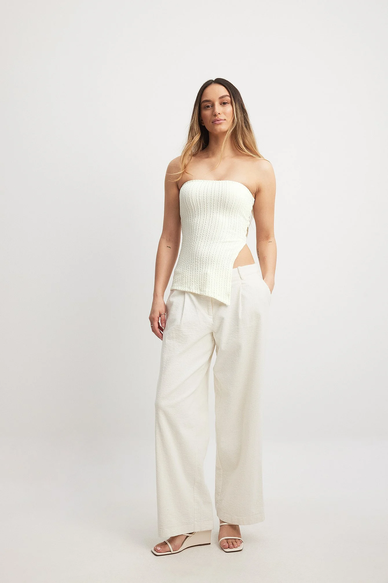 Strukturiertes Tube-Top mit Seitenschlitz