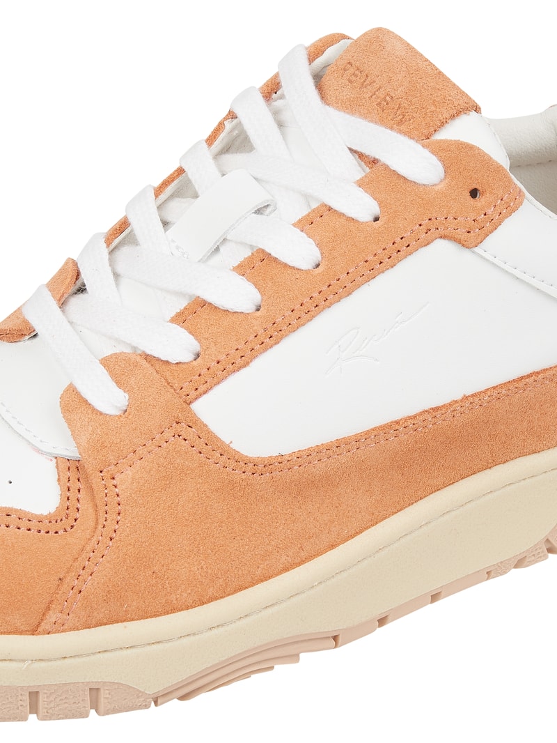 Sneaker mit Label-Details in altrosa