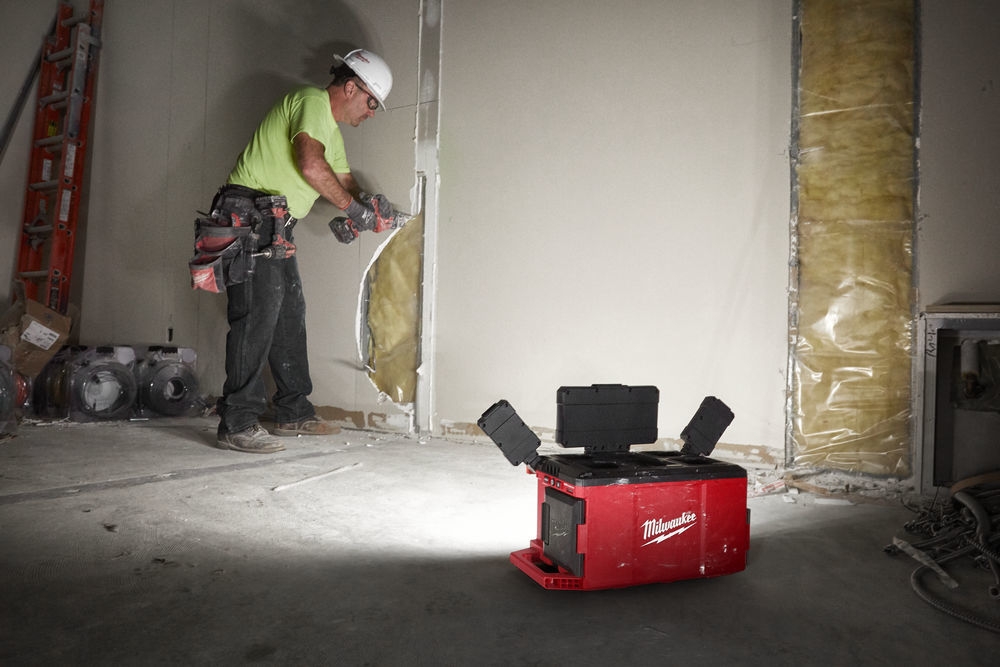 Lámpara/cargador de área Milwaukee 4933478120 M18 POALC PackOut de 18 V (baterías y cargador no incluidos)