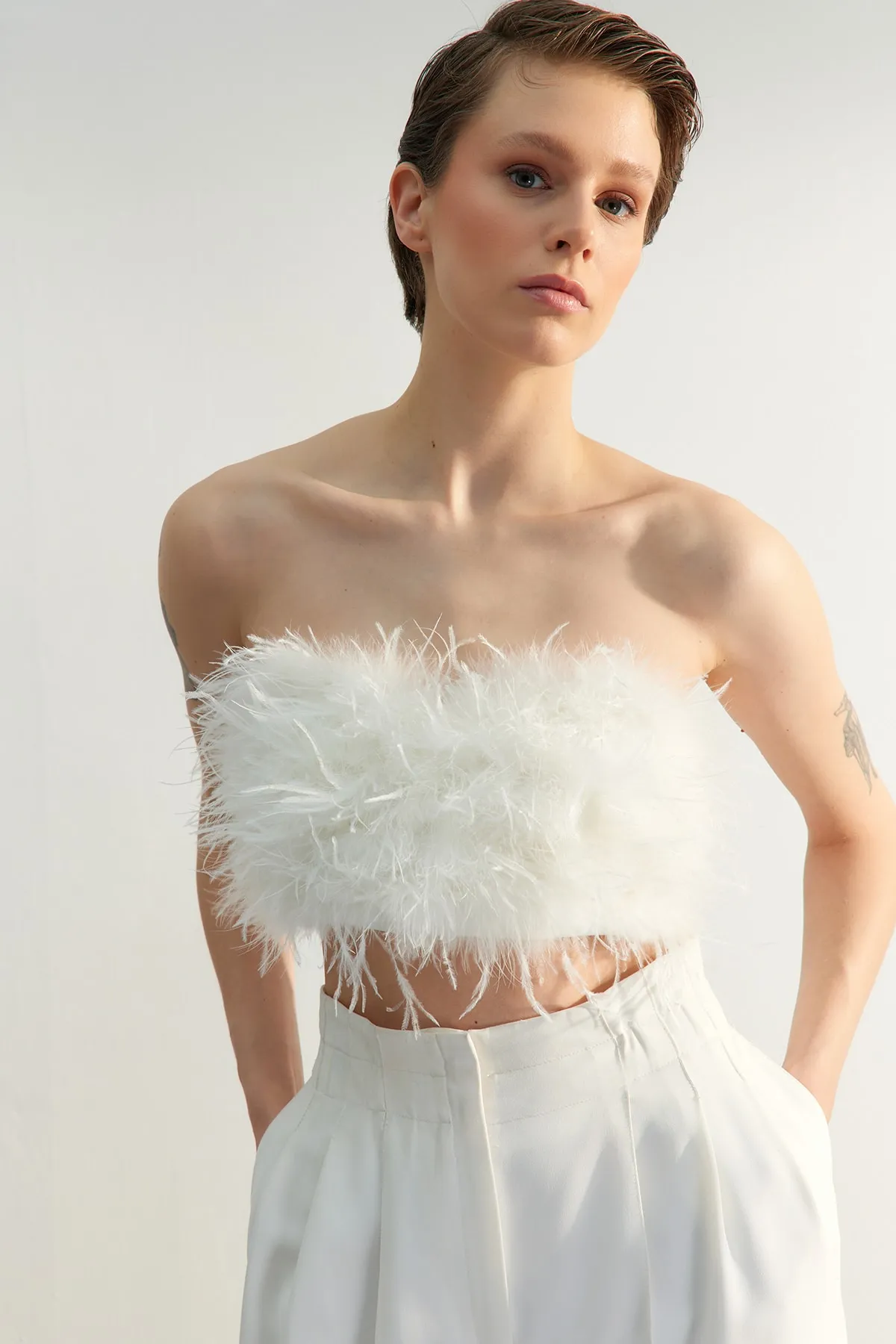 Trendyol Collection  Ecru Crop Woven Bustier Bustier TPRSS23BS00120