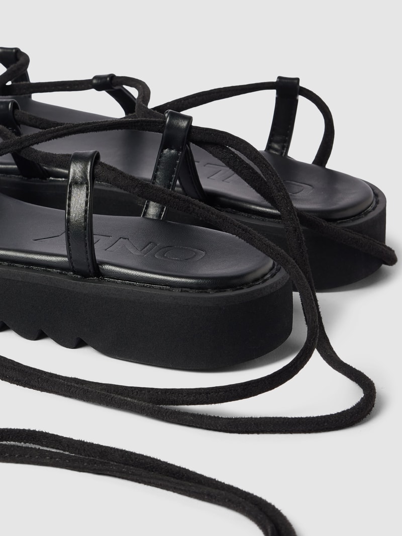 Sandalen mit Schnürung Modell 'MALU' in schwarz