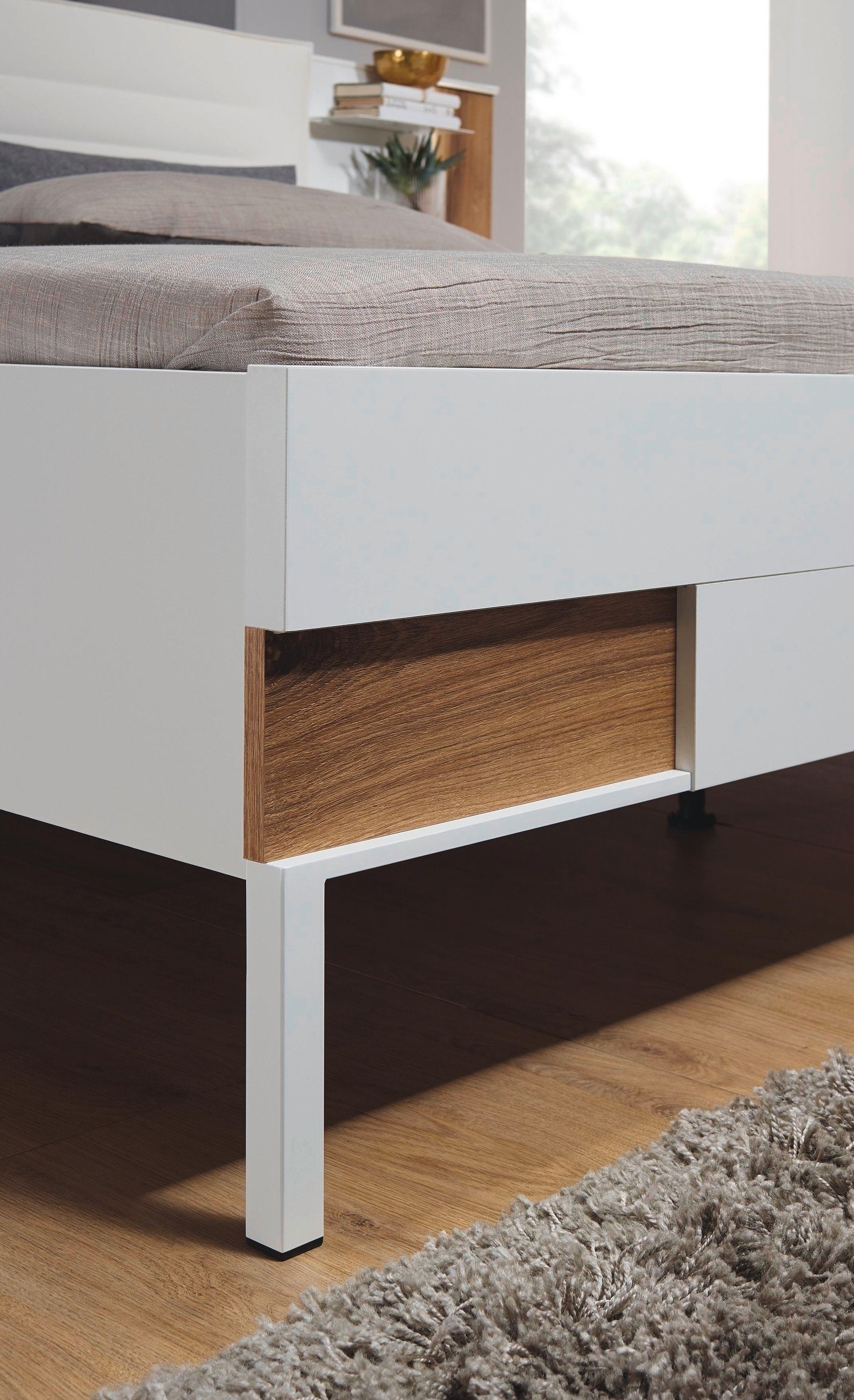 rauch Schlafzimmer-Set Valetta, Schrank, Bett, 2 Nachttische und 2 Paneele, optional mit Beleuchtung