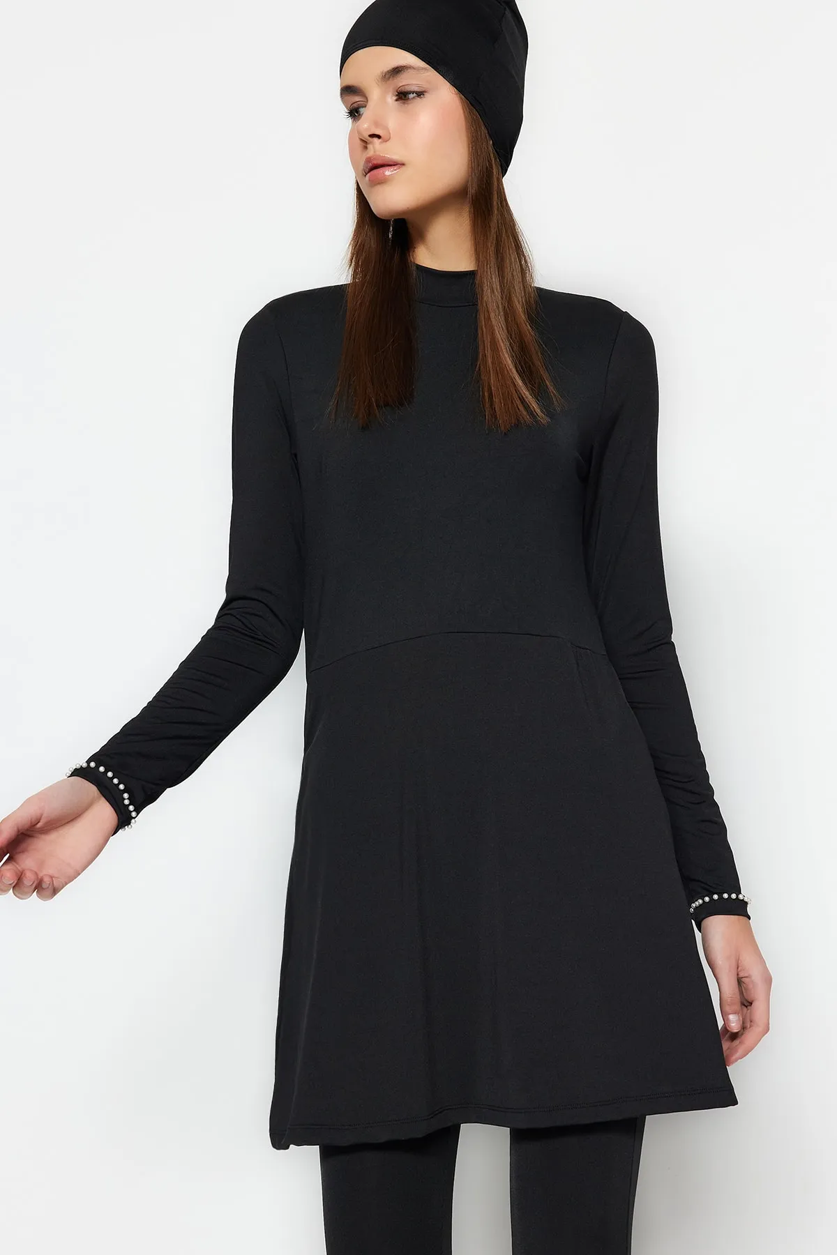 Trendyol Modest  Schwarzer, mit Steinen bestickter, vollständig bedeckter gestrickter Lycra-4-teiliger Badeanzug-Satz TCTSS23CF00040