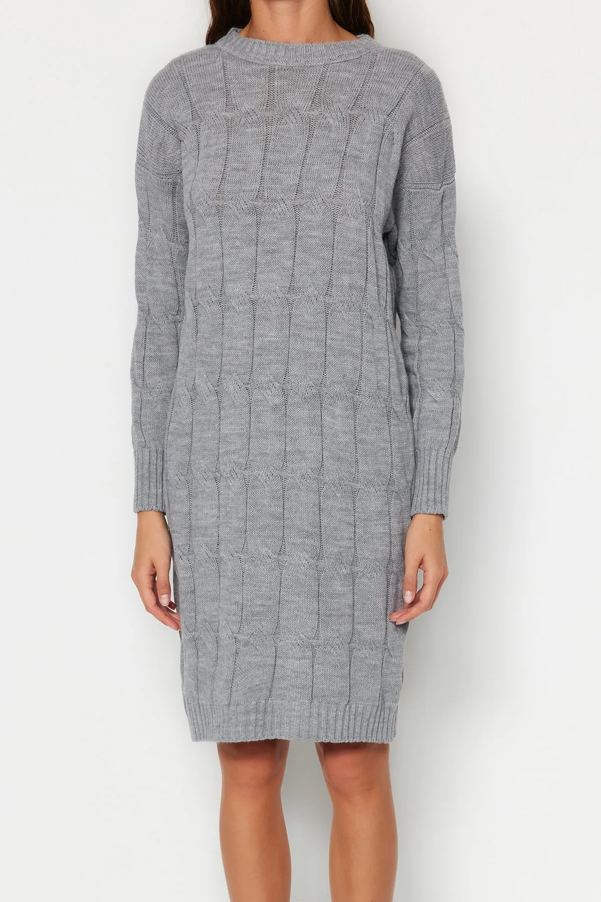 Trendyol Collection  Graues Mini-Strickkleid mit Rundhalsausschnitt TWOAW22EL0027