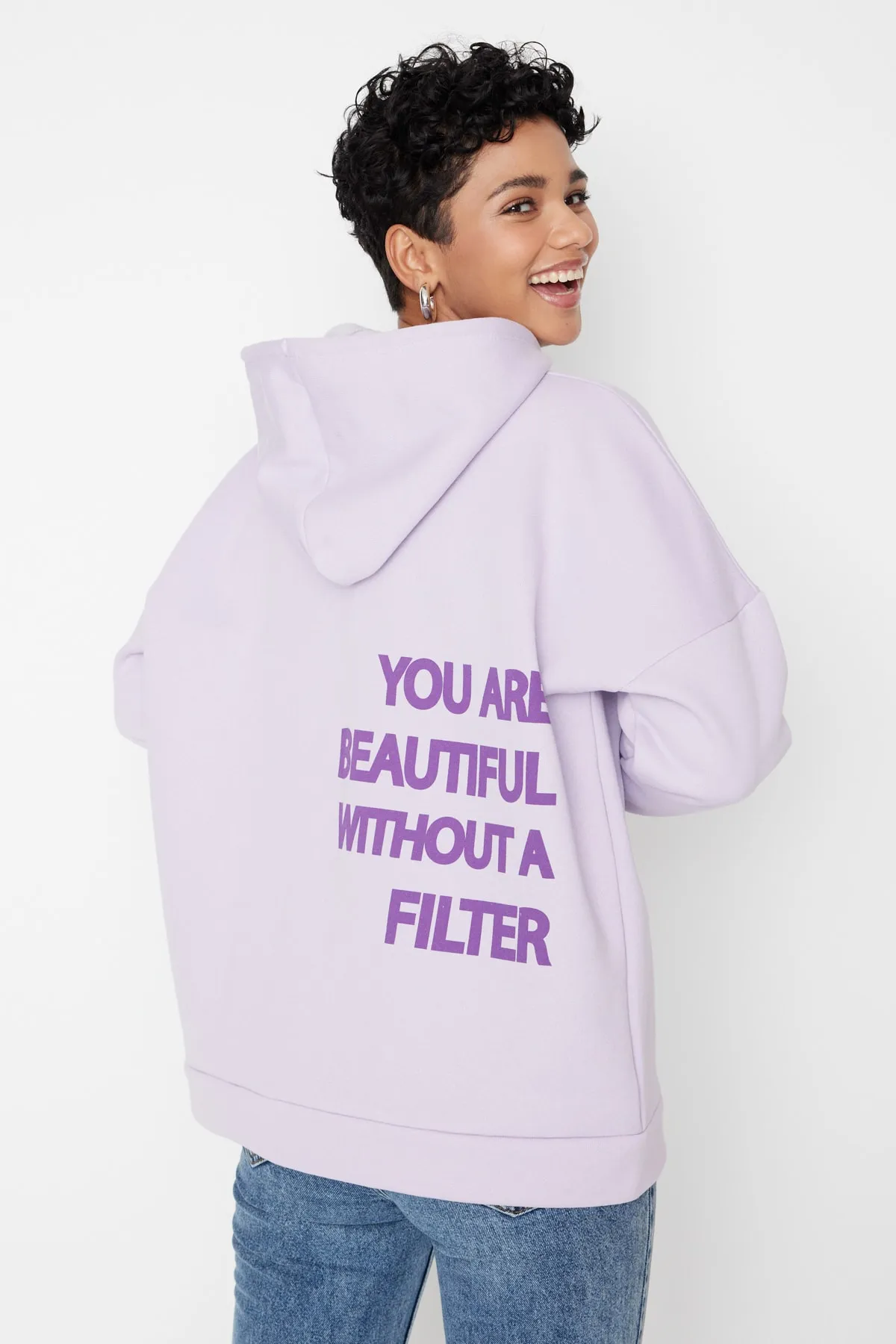 Trendyol Collection  Lila, dicker Fleece-Rücken mit Aufdruck, Oversize/weite Passform, Strick-Sweatshirt TWOAW23SW00904