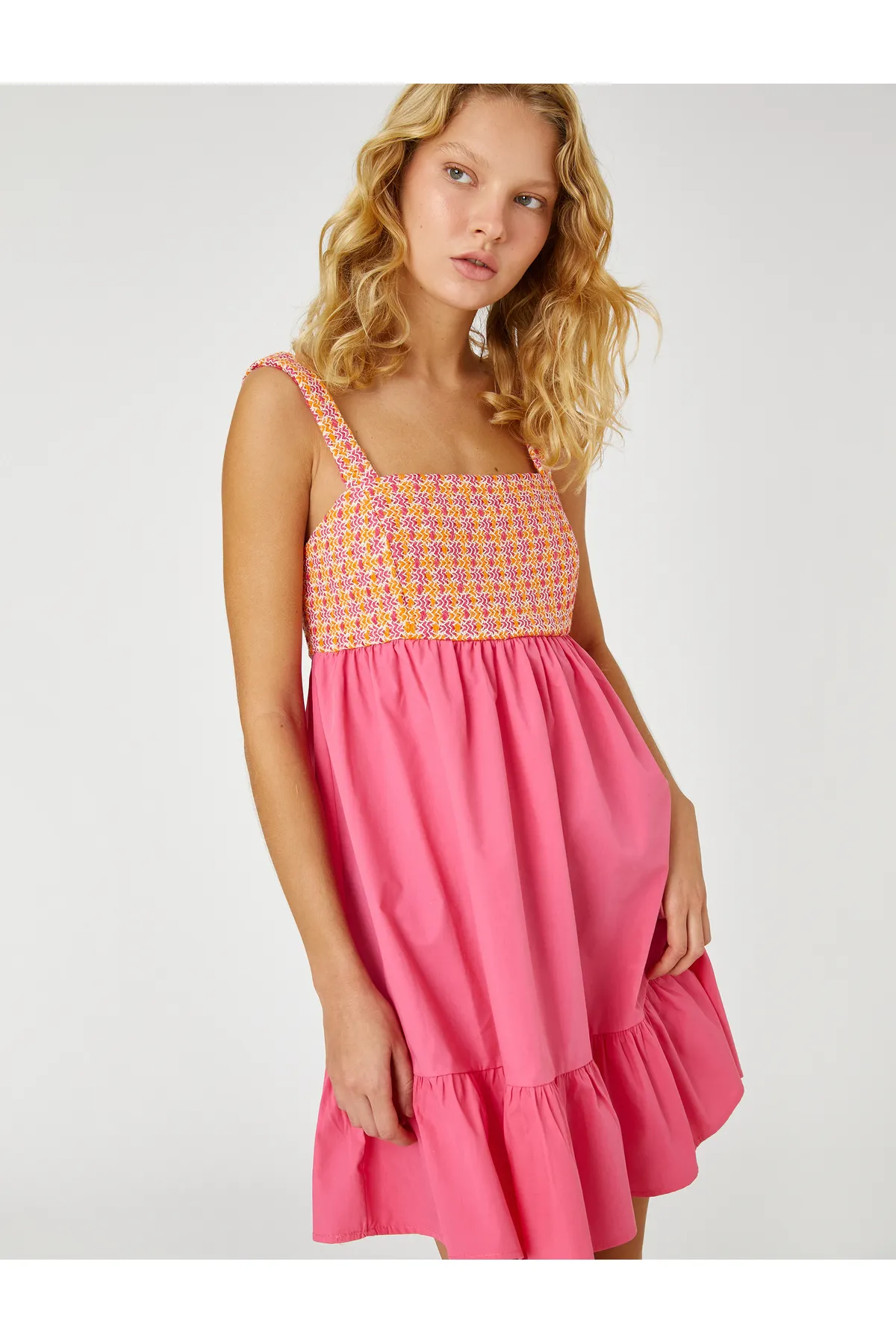 Koton  Minikleid mit Häkeldetail und Volantträger